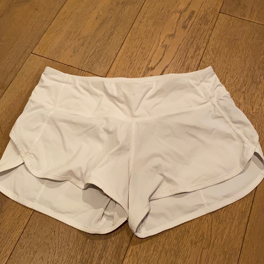 White size 2 Lululemon speed up short